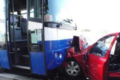 Snímky ze tři víkendových výjezdů královehradeckých hasičů