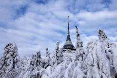 Vrchol Ještědu s vysílačem