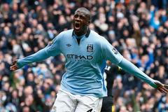Yaya Touré z Manchesteru City se raduje ze vstřeleného gólu