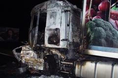 Auto se srazilo s kamionem