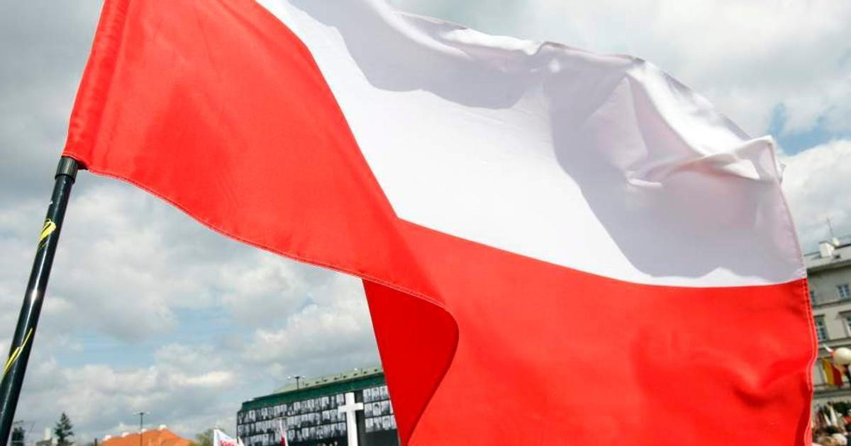 "Působí to jako ruská provokace". Vandalové zaneřádili fasádu polského konzulátu