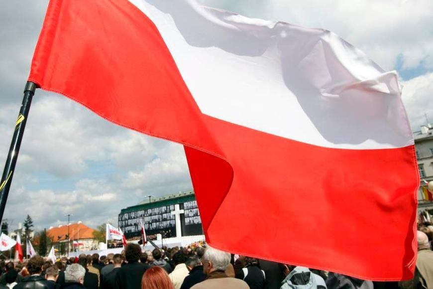 "Působí to jako ruská provokace". Vandalové zaneřádili fasádu polského konzulátu