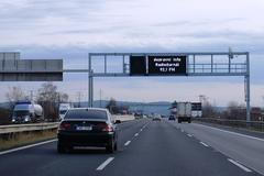 Informační tabule na D1