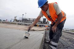 Stavba dálnice u Hulína