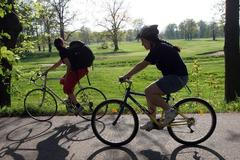 Cyklostezka u golfového hřiště