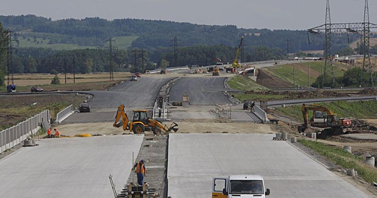 Policie našla stovky kusů munice při výstavbě dálnice D3