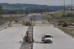 Stavba dálnice u Hulína