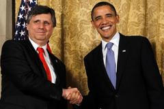 Premiér Jan Fischer během schůzky s Barackem Obamou v Bubenči.