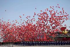 Pekingem pochodovali vojáci, lidová republika slaví 60