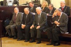 Manažéři IPB osvobozeni