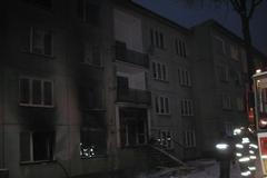 Požár paneláku v Plesné na Chebsku