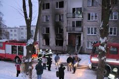 Požár paneláku v Plesné na Chebsku