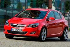 Opel astra zepředu