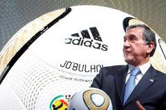 Míč pro MS 2010 Jobulani a Carlos Alberto Parreira