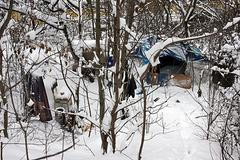 Bezdomovci v pražských závějích