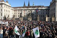 Zemědělci protestují na Malé Straně