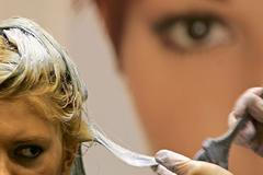 vlasy, kadeřník, barvení, obarvování, peroxid