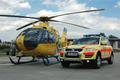 Sanitka a vrtulník záchranné služby
