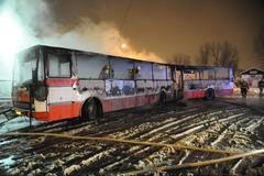 V Praze hořel autobus MHD. Škoda půl milionu