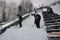 Harrachov, úklid na můstku