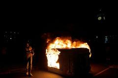 Britští studenti se v centru Londýna perou s policií