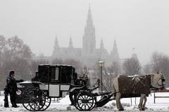 Evropu drtí první sníh