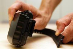 Náramek pro domácího vězně