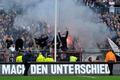 Fanoušci při derby St. Pauli vs. Hamburger SV