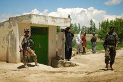 Čeští vojáci na hlídce v Kongaru