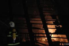 Obrazem: Požár průmyslové budovy v Plumlově na Prostějovsku