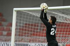 Matúš Kozáčik, fotbalový brankář