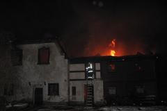 V Brništi shořel dům, zbyly jen základy