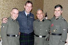 Republikánský kandidát v nacistické uniformě