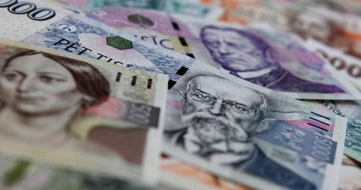 Co se mění v roce 2026: vyšší mzdy, dražší dálnice i digitalizace zbrojních průkazů