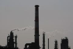 Kouřící komíny - ilustrační foto