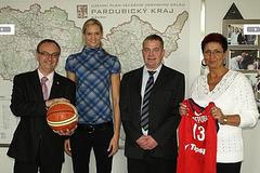 Petra Kulichová v sídle Pardubického kraje