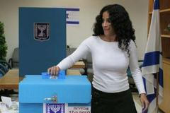 Izraelští občané v jordánském Ammánu již možnost volit měli