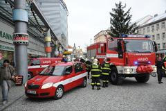 Chlapec si hrál na eskalátoru, vyprošťovali ho hasiči