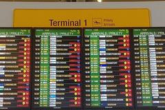 Letiště Praha se po třech dnech probouzí k životu