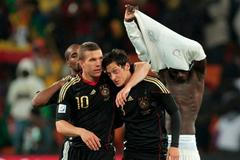 Mesut Özil Lukas Podolski Cacau