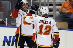 Aleš Kotalík a Jarome Iginla (Calgary Flames)