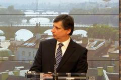 Premiér Jan Fischer na snímku ze začátku dubna