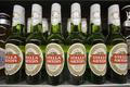 Lahve piva Stella Artois v obchodě