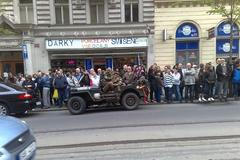 Pietní akt před budovou Českého rozhlasu