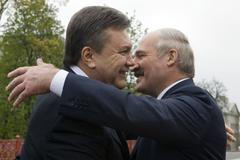 Bělorusko Janukovyč Ukrajina Bělorusko