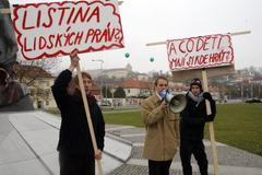 Happening proti bezohlednosti korporací