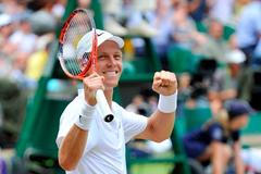 Tomáš Berdych slaví výhru nad Djokovičem