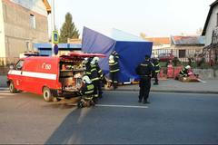 Utržený přívěs srazil ženu