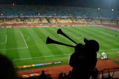 To jsou ony. Hlučné vuvuzely, trumpety všech barev a tvarů