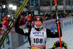 Radost Lukáše Bauera po vítězství v Kuusamu